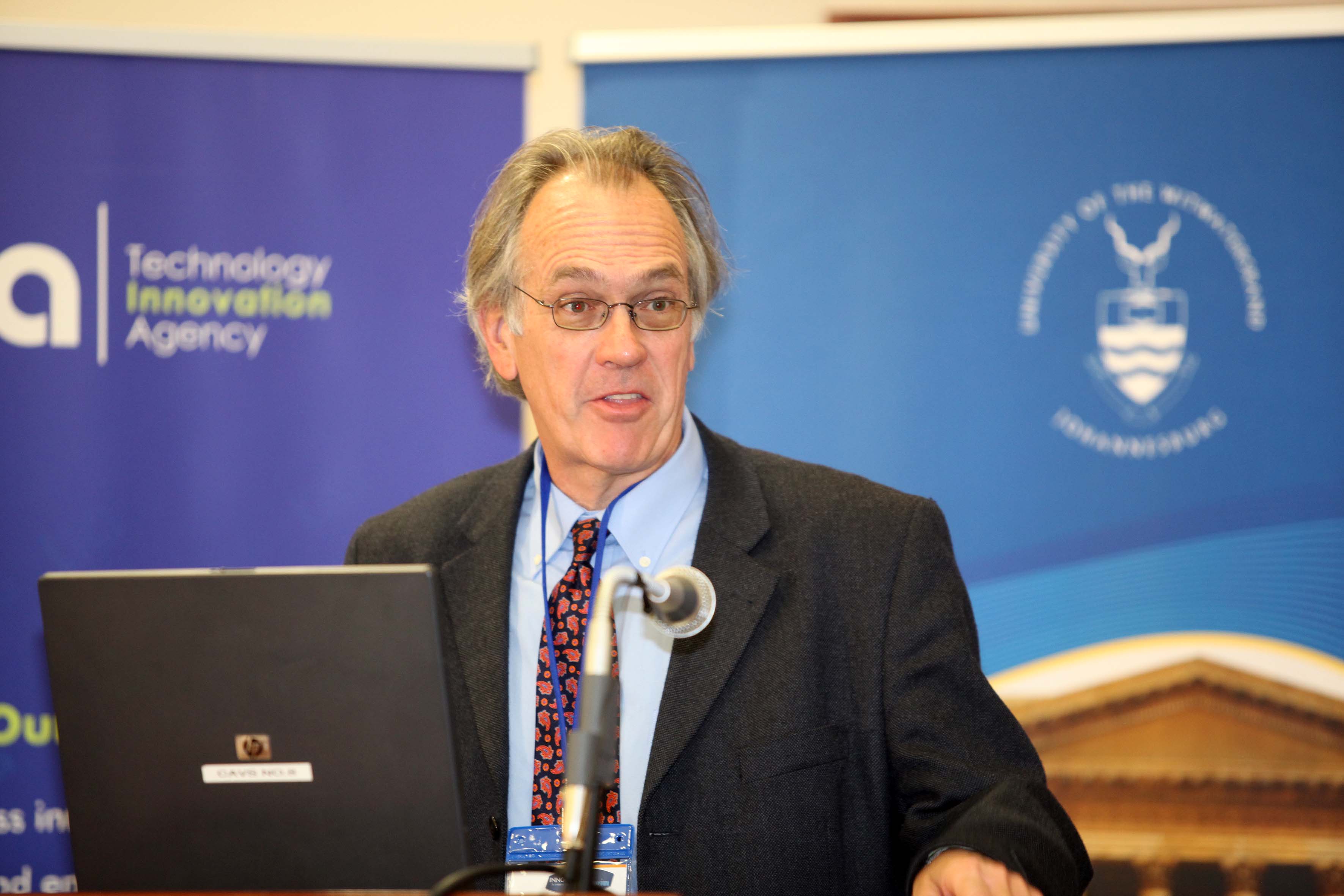 Portrait of Professor Rob Moore